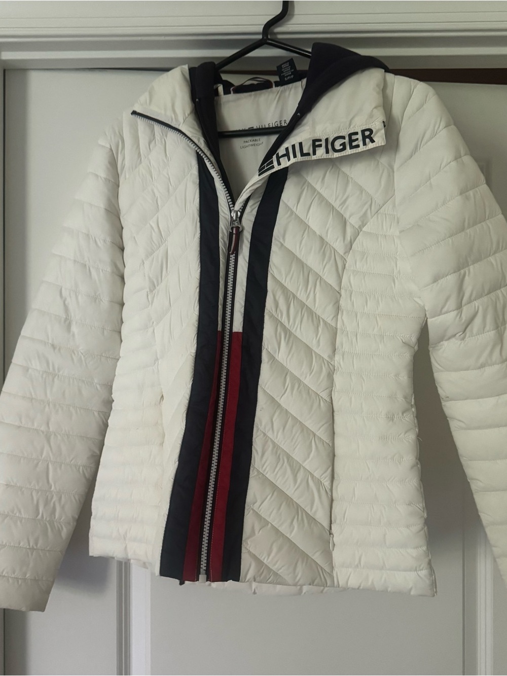 Tommy Hilfiger White Quilted Puffer Jacket with Navy & Red Trim